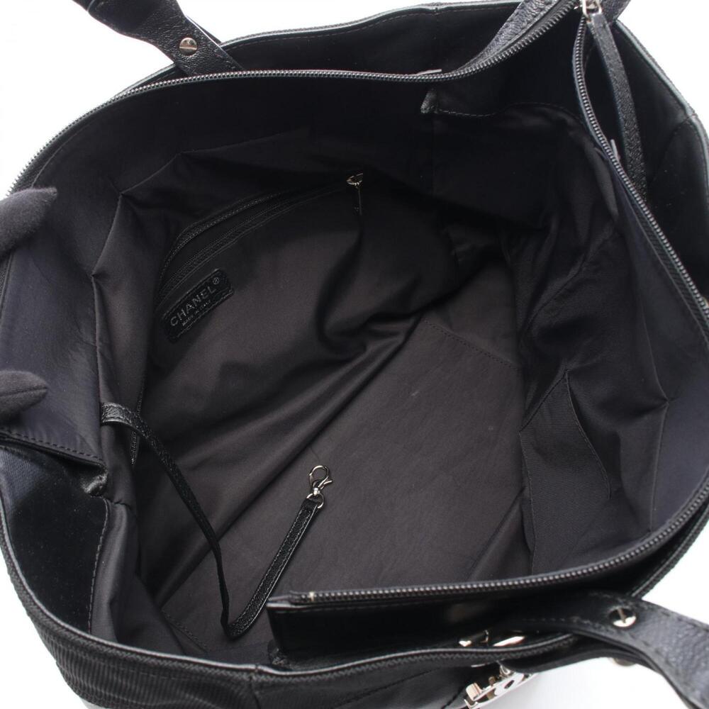 CHANEL Black Leather Tote Bag - Picture 3 of 7